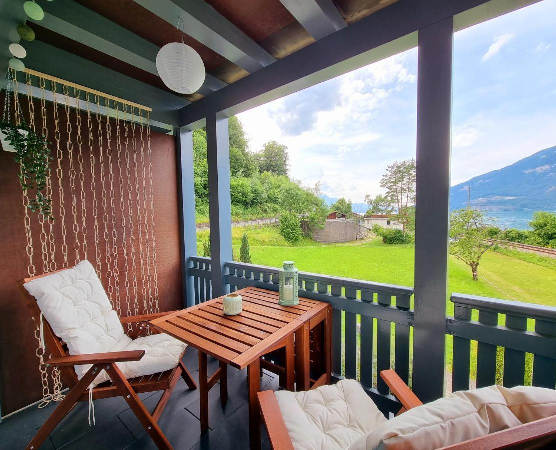 Strandhuesli Directly On Lake Thun Därligen Buitenkant foto